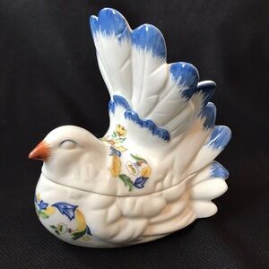 Piazza Pigeon Trinket Box Elizabeth Arden Roma Al Fresco circa 1980s